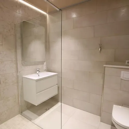 Seeblick 5 - Luxus Am Hafen Apartment *